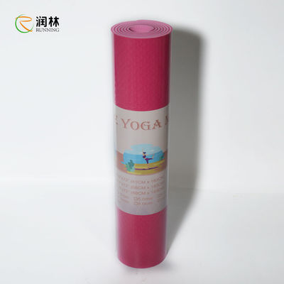 Le GV a certifié le matériel de bande de tapis de yoga de forme physique a donné non à la surface une consistance rugueuse de glissement