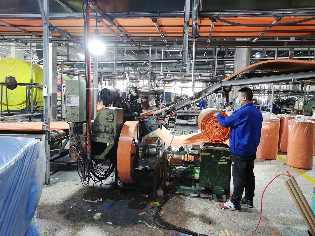 Changsha Running Import &amp; Export Co., Ltd. ligne de production en usine