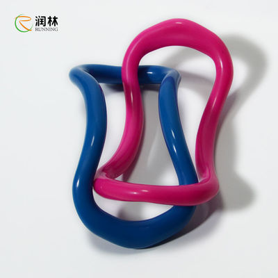 Le multiple colore l'anneau de forme physique de yoga de 11.5*23cm avec l'anti poignée de glissement de sécurité